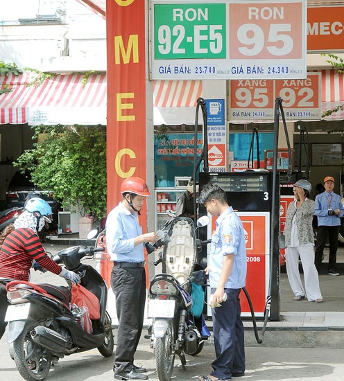 A E5 gasoline filling station in HCMC (Photo: SGGP) A E5 gasoline filling station in HCMC (Photo: SGGP)